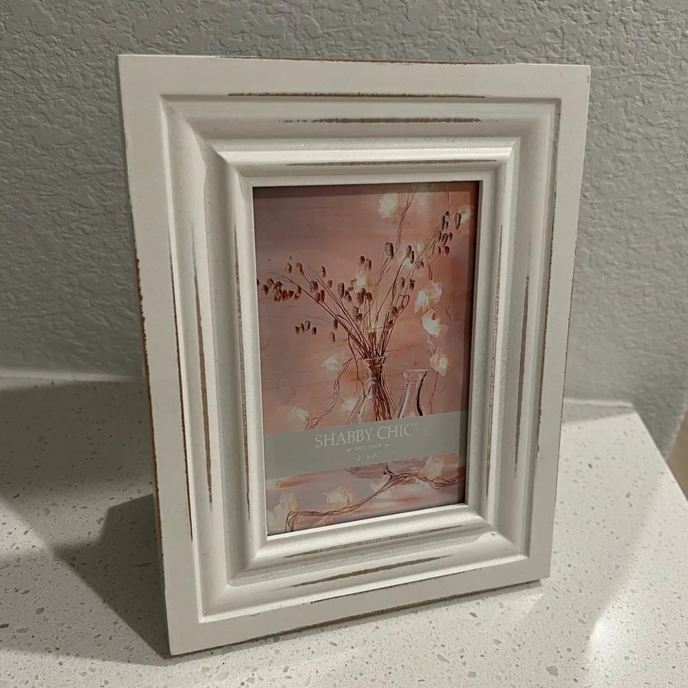 Like New Shabby Chic White Distressed Wood Picture Frame